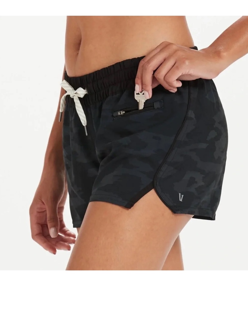Vuori Clementine 2.0 Watercolor Camo Shorts Women's Athletic Black XS
